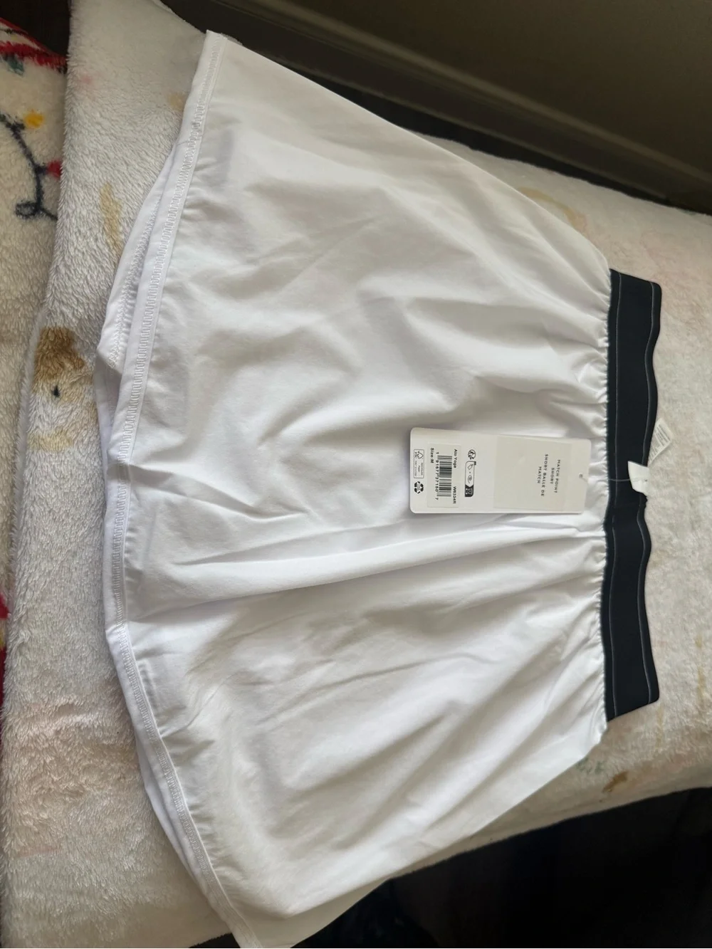 ALO Yoga White Skirt with Black Branded Waistband